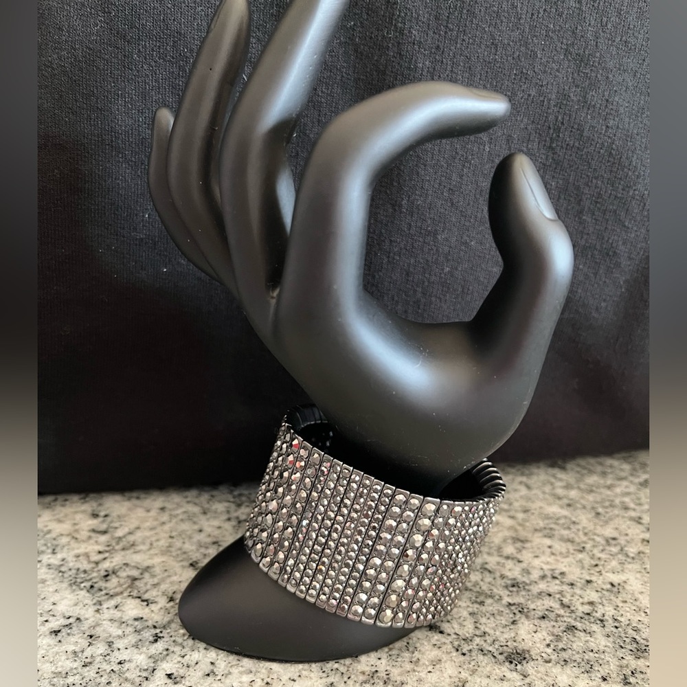 Gunmetal color stretch bracelet